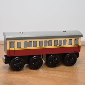 2002 EXPRESS COACH Thomas & Friends Train Take N Play Engine Wooden Wood VTG